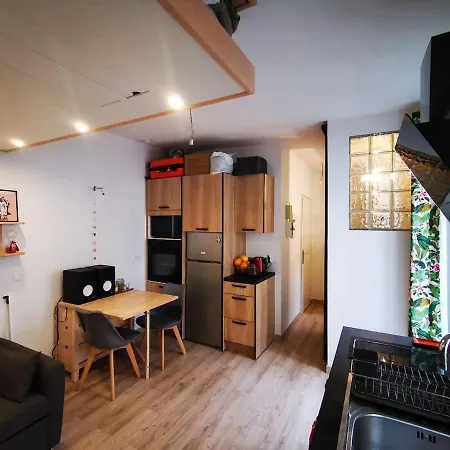 Charming Near Bassin De La *