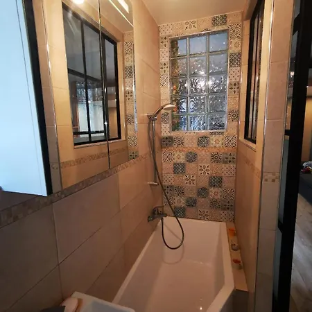 Charming Near Bassin De La Apartment *